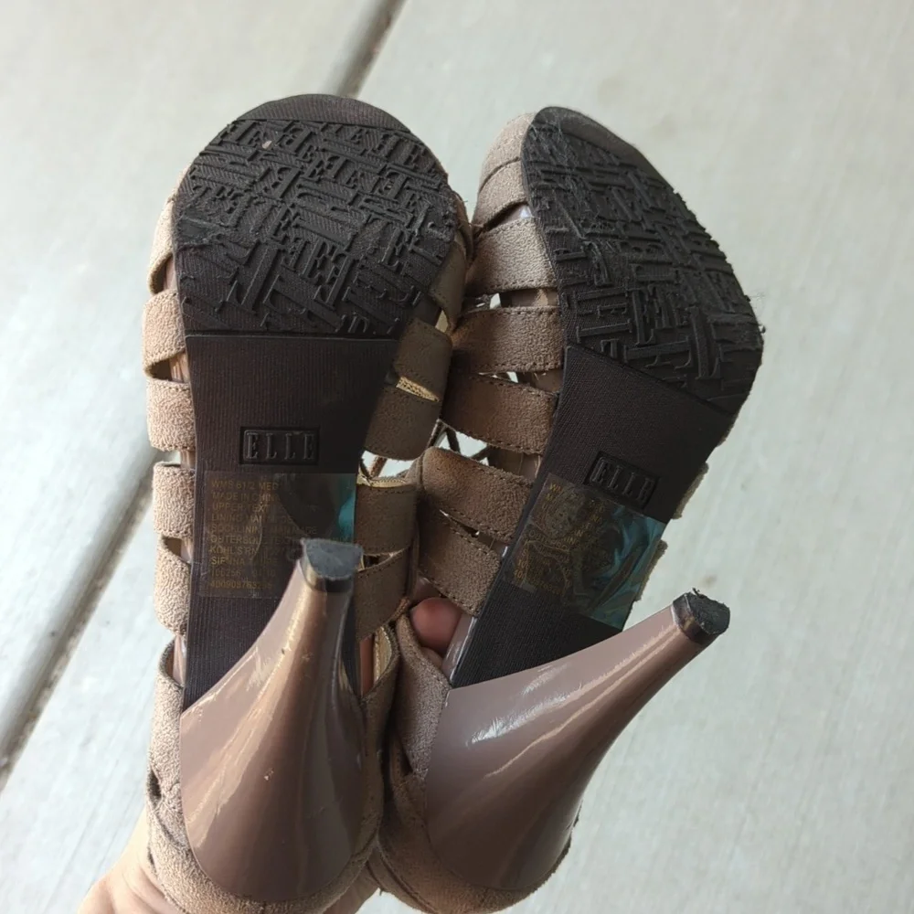 ELLE Sienna Taupe Lace‎ Up 2 inch Heels 6.5